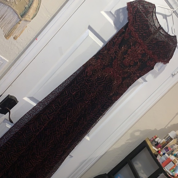 Tadashi Shoji Deep Burgandy  & Black Lace Magnificent Gown.  Sz 8 - Picture 12 of 13